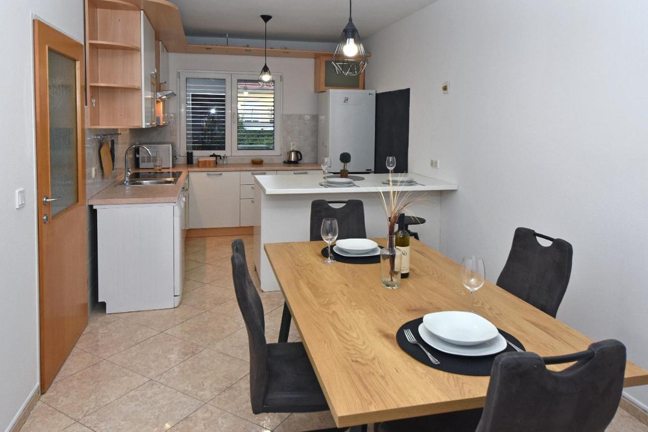 Family Apartment Sara Ζαντάρ Εξωτερικό φωτογραφία